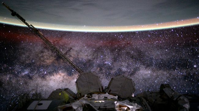 Stargazing from the ISS (Credit: NASA) 